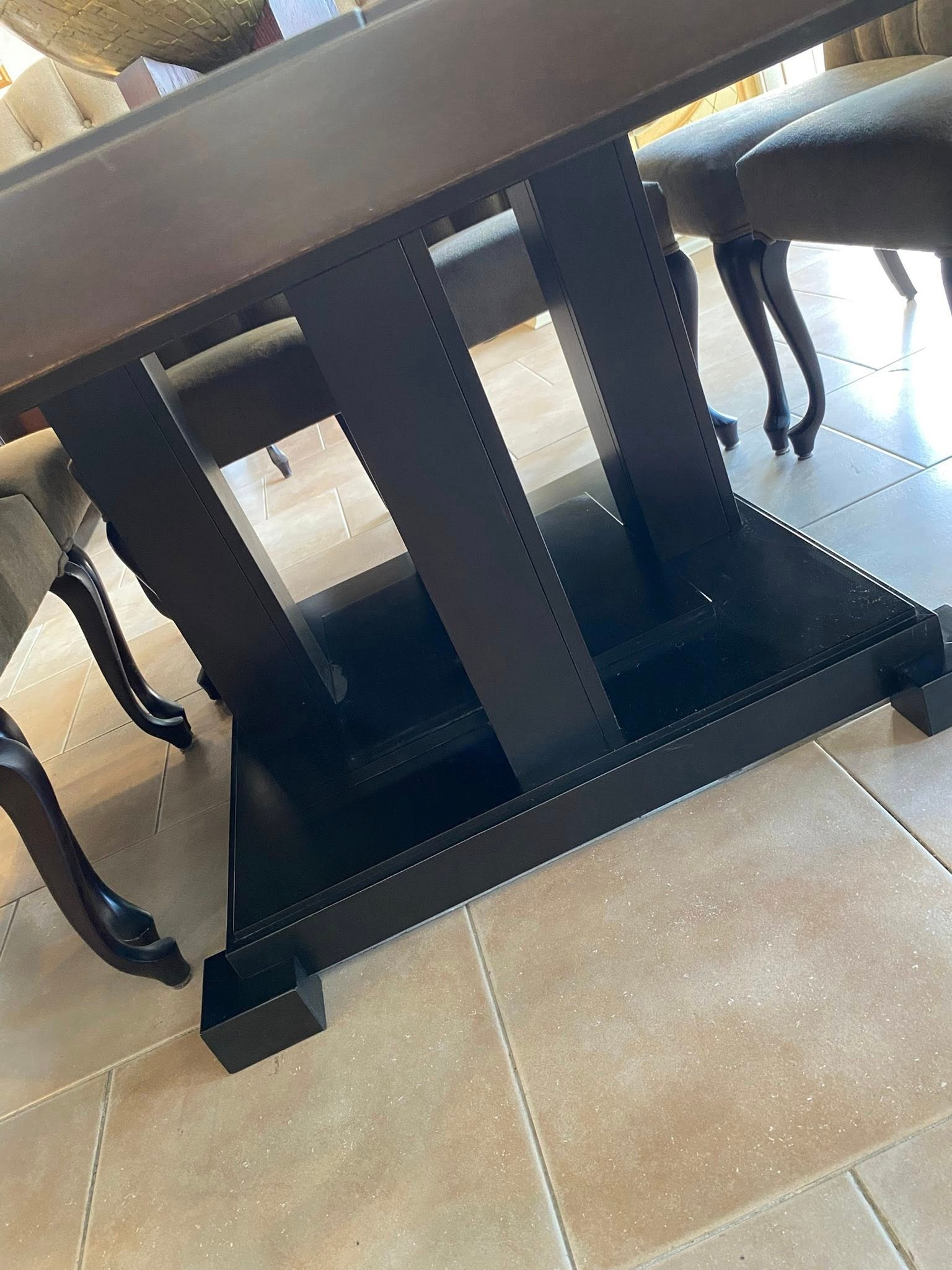 Dining Table & 12 Chairs Deja Vu Cyprus