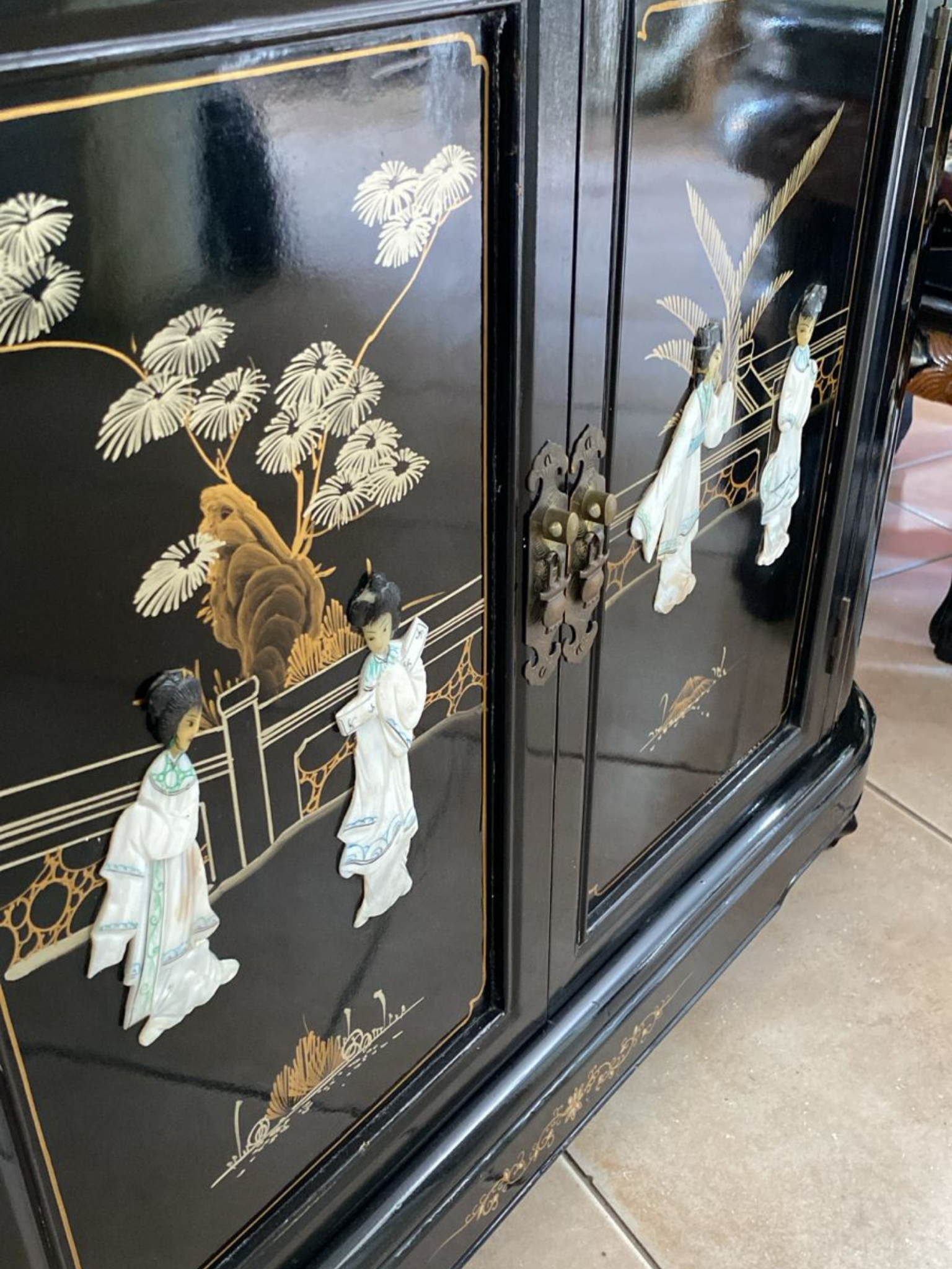 Oriental Lacquered Drinks Cabinet / Sideboard