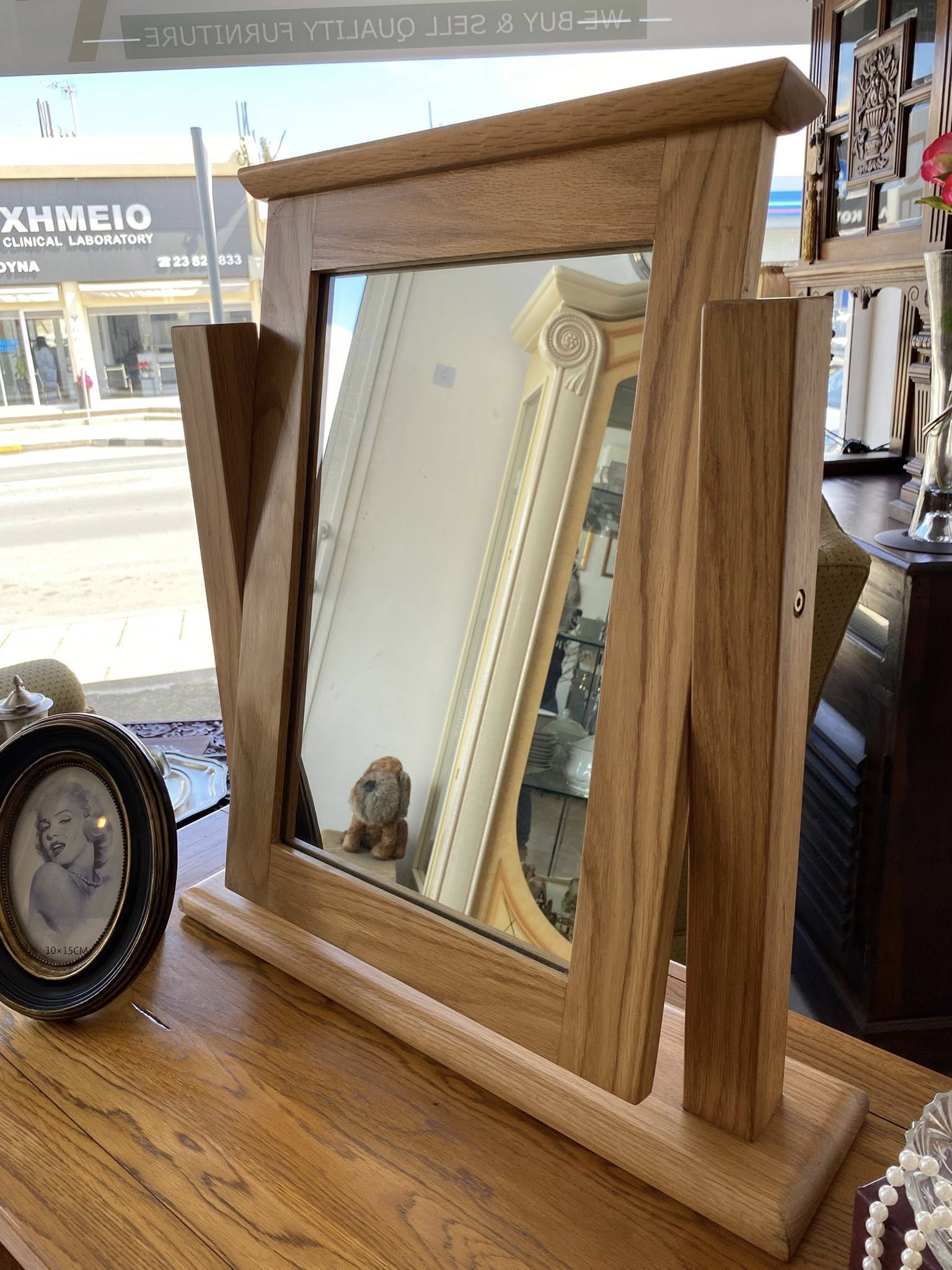 Rustic Oak Single Pedestal Dresser with Mirror | Deja Vu Furniture