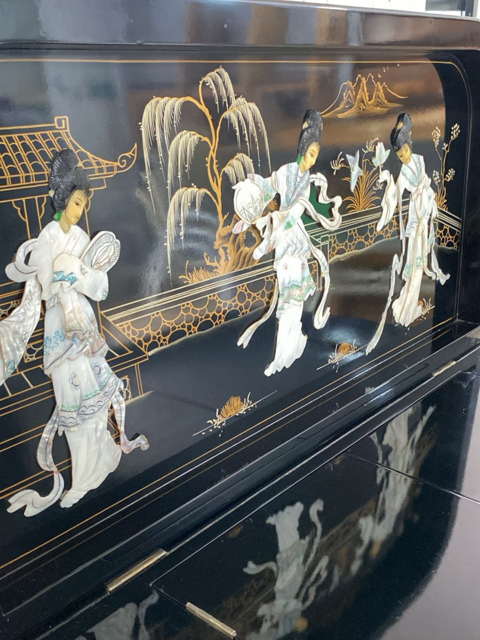 Oriental Lacquered Drinks Cabinet / Sideboard