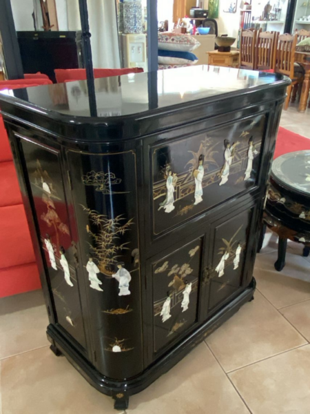 Oriental Lacquered Drinks Cabinet / Sideboard